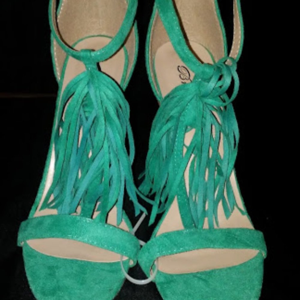 Sandal - Picture 2 of 5